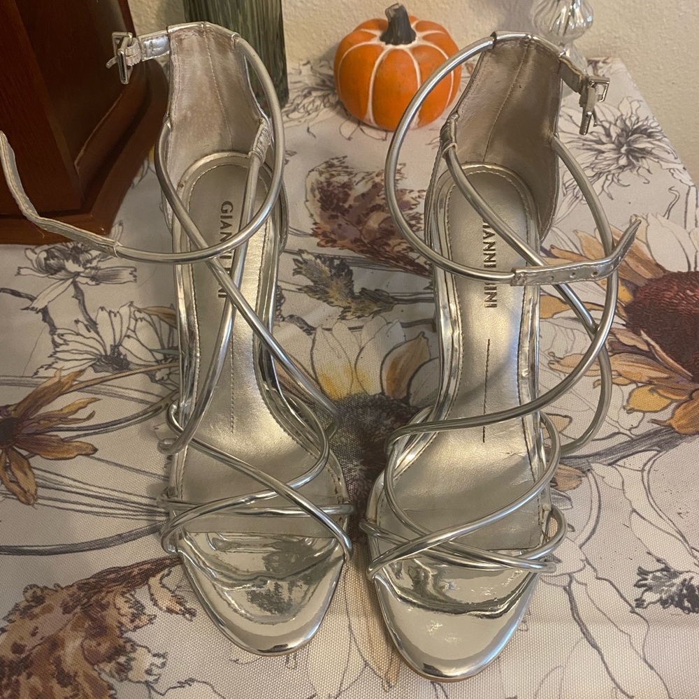 Gianni Bini heels